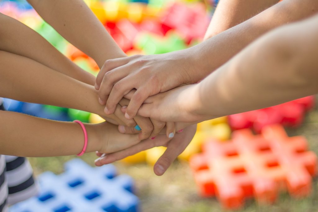 découvrez comment le soutien familial contribue au bien-être et à l’épanouissement de chacun. conseils, ressources et astuces pour renforcer les liens familiaux et traverser les défis ensemble.