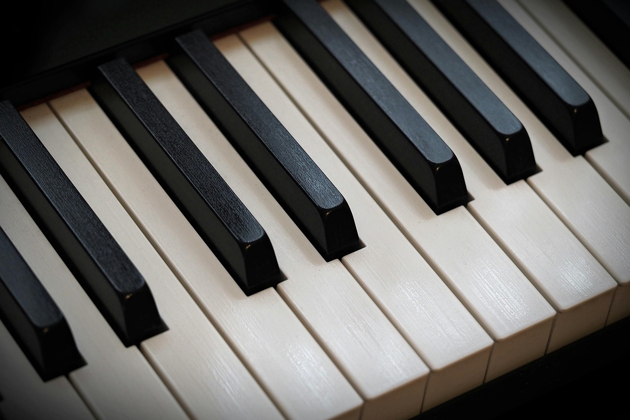 découvrez la liste complète des symboles de clavier, leur signification et comment les utiliser facilement en informatique ou dans la vie quotidienne.