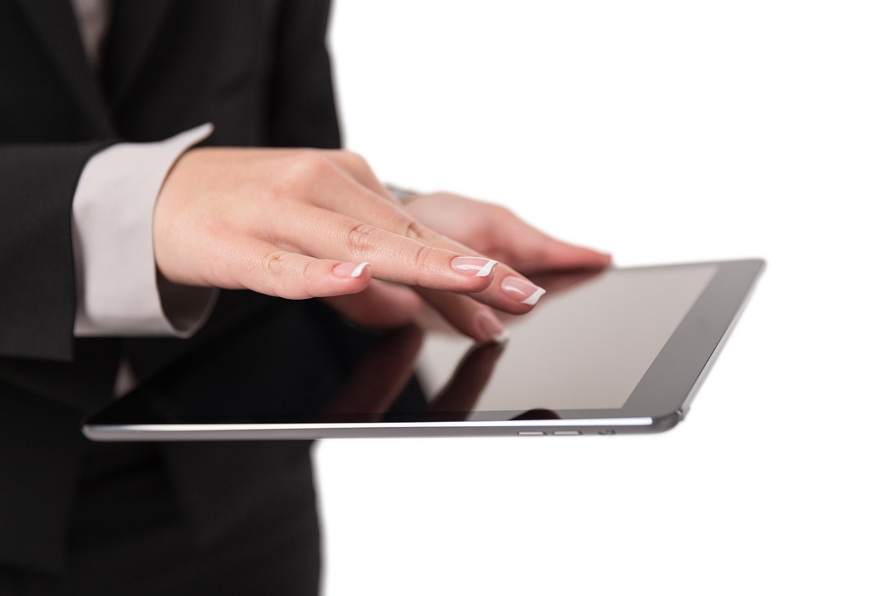 découvrez ce qu'est une holding company, son rôle stratégique dans la gestion de plusieurs filiales et ses avantages financiers pour optimiser la gouvernance d'entreprise.